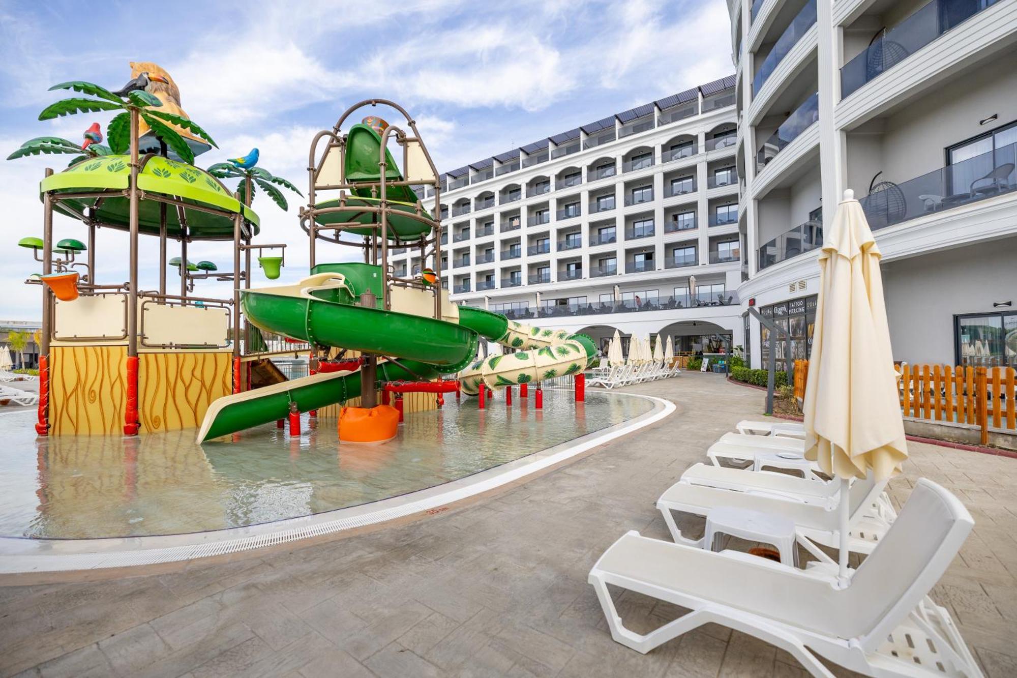 Side Moon Palace Hotel Exterior photo