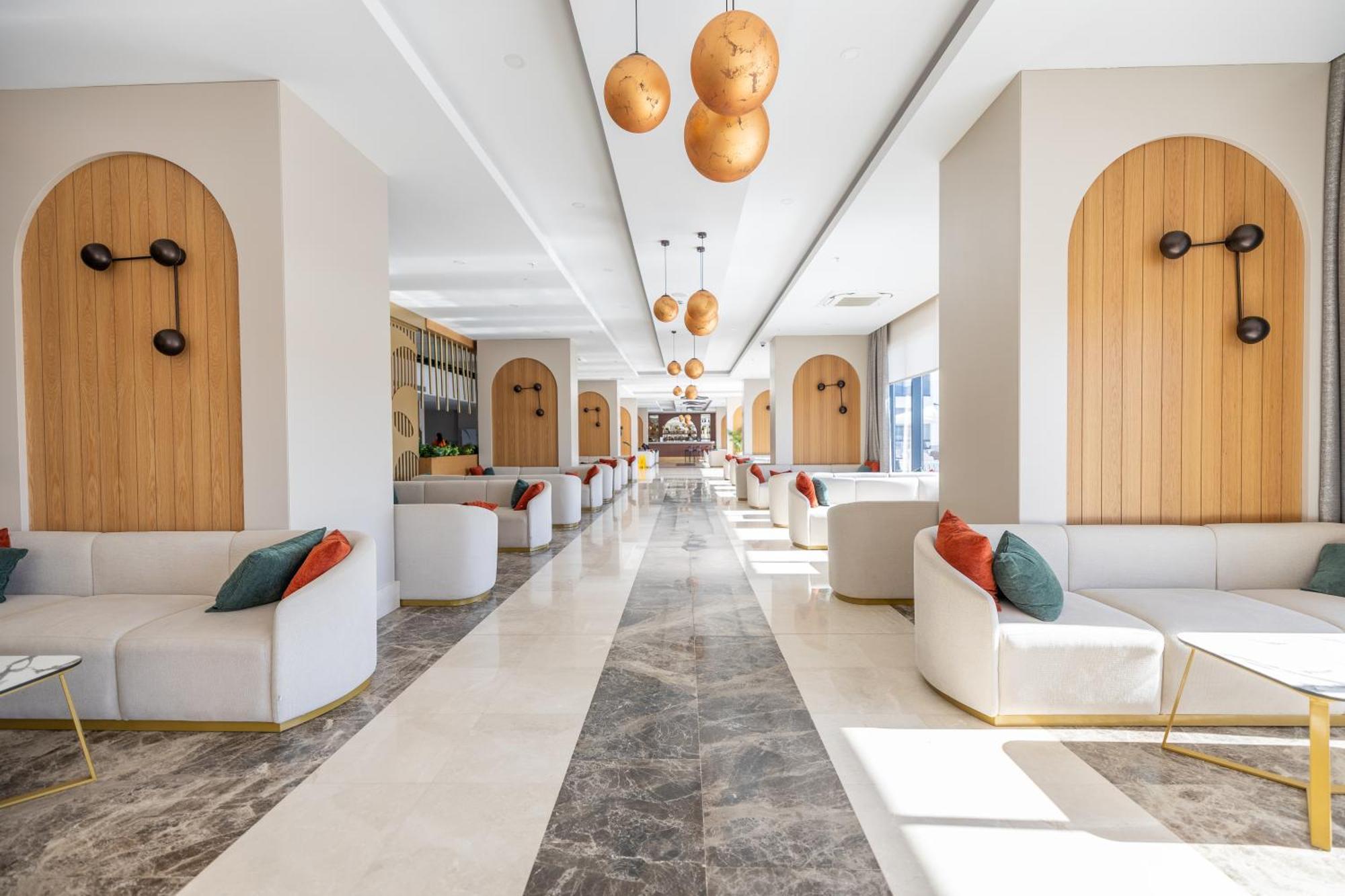 Side Moon Palace Hotel Exterior photo