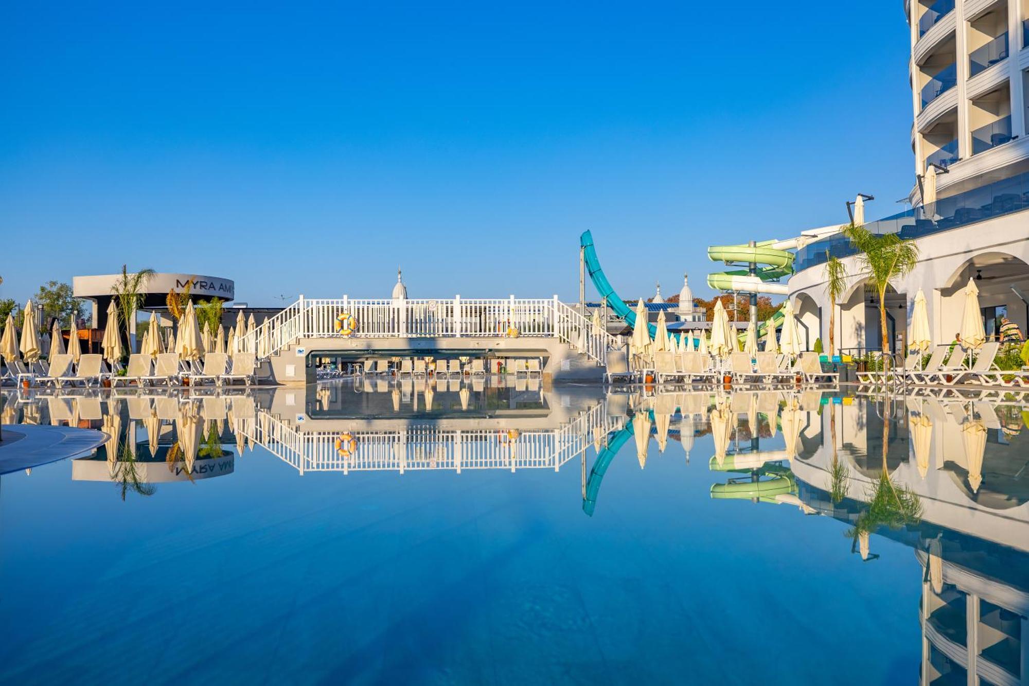 Side Moon Palace Hotel Exterior photo